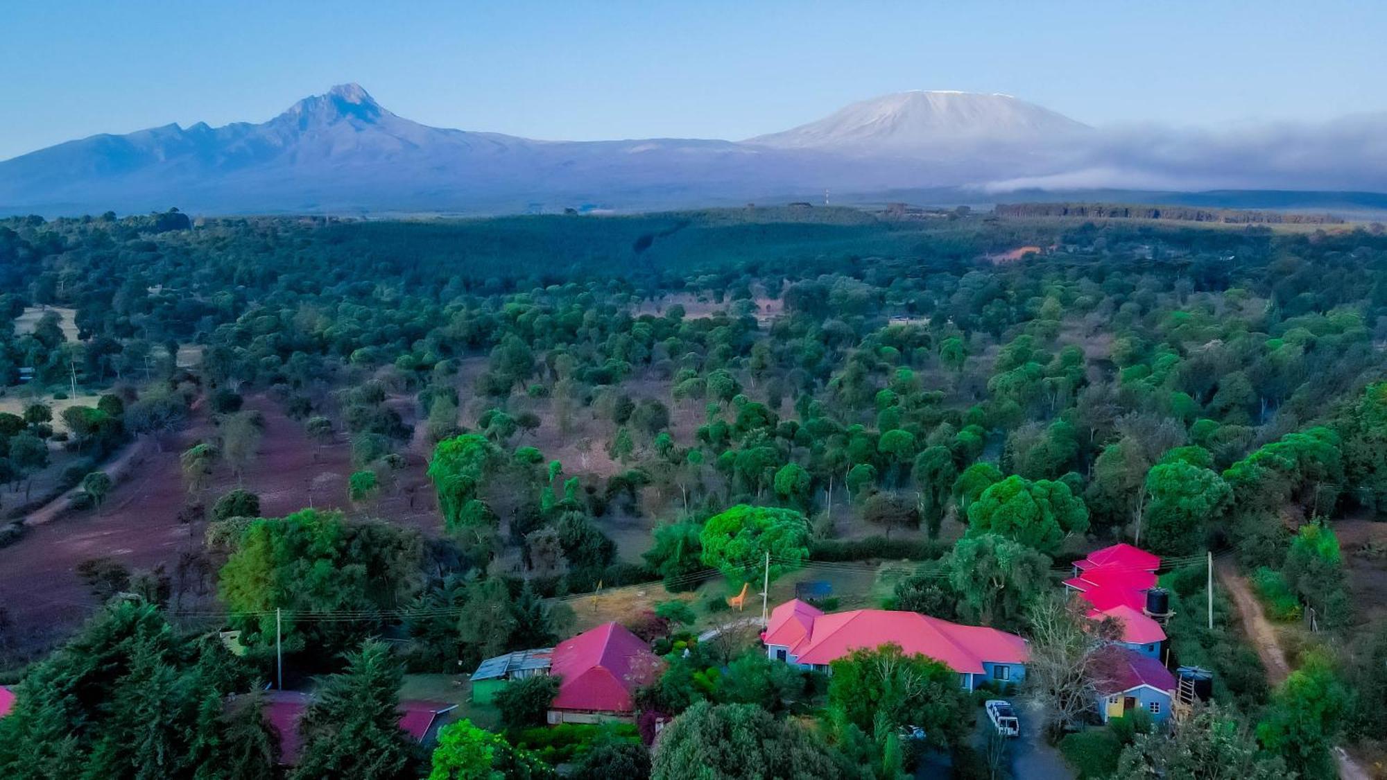 Kilimanjaro Loitokitok Resort Oloitokitok Bagian luar foto